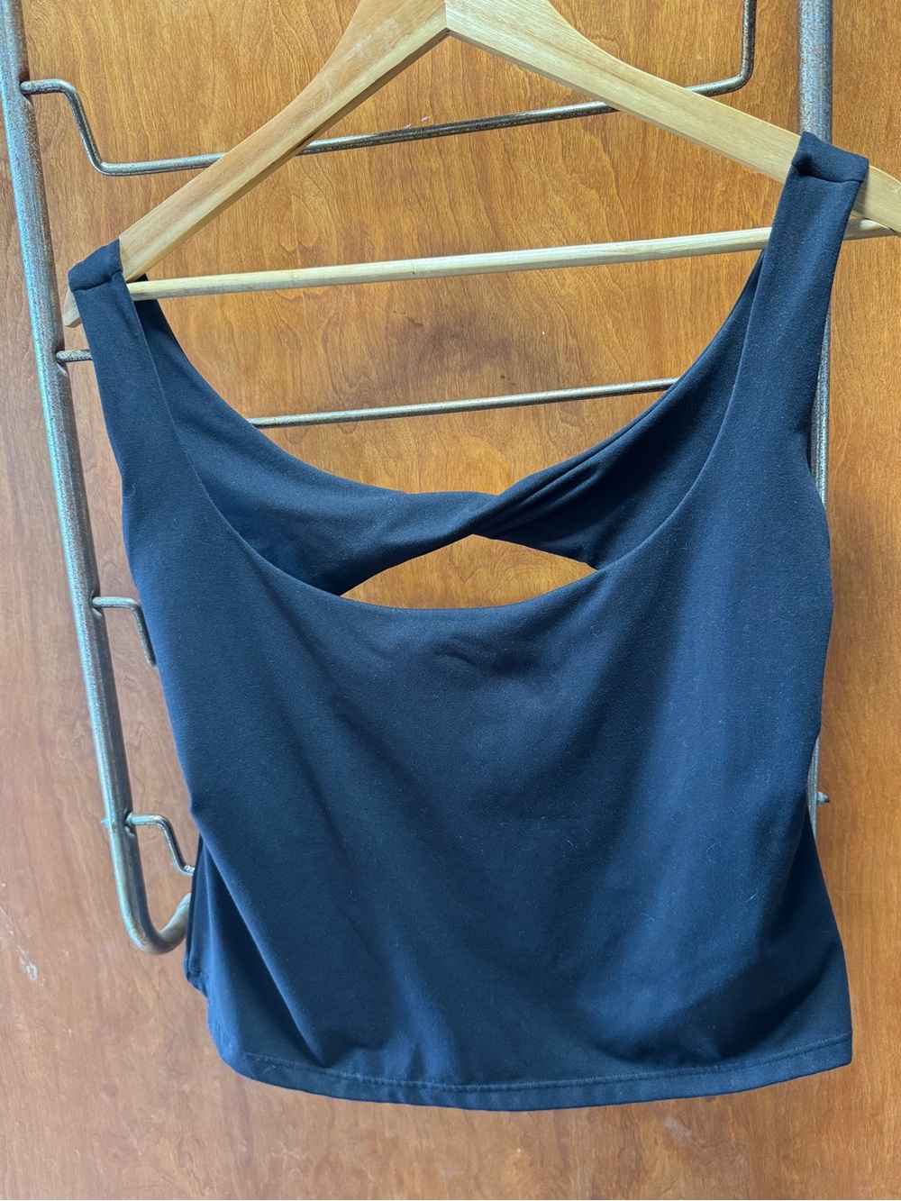Fabletics Cropped Black Women's Twist-Back Tank Top